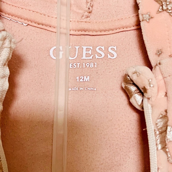 Toddler girls Guess velour suit - Picture 3 of 3